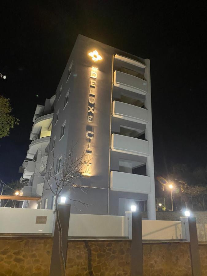 Deluxe Hotell 2*