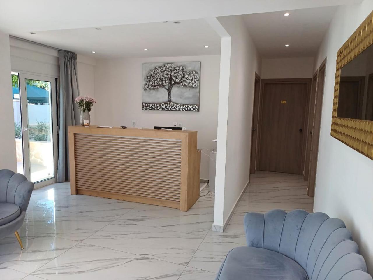 Hotell Deluxe Chania (Crete)